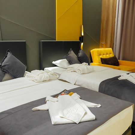 Hotel Hills Sarajevo Congress & Thermal Spa Resort Ilidža Екстериор снимка A room at the hotel