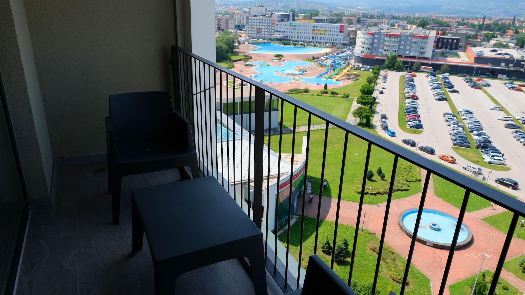 Hotel Hills Sarajevo Congress & Thermal Spa Resort Ilidža Екстериор снимка A balcony