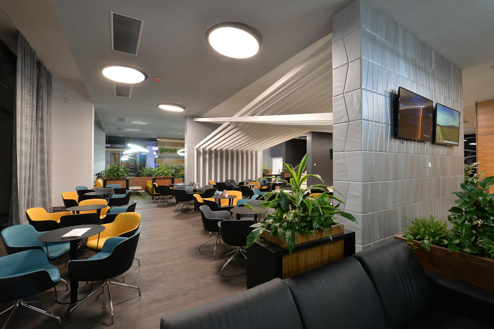 Hotel Hills Sarajevo Congress & Thermal Spa Resort Ilidža Екстериор снимка Business lounge at the airport