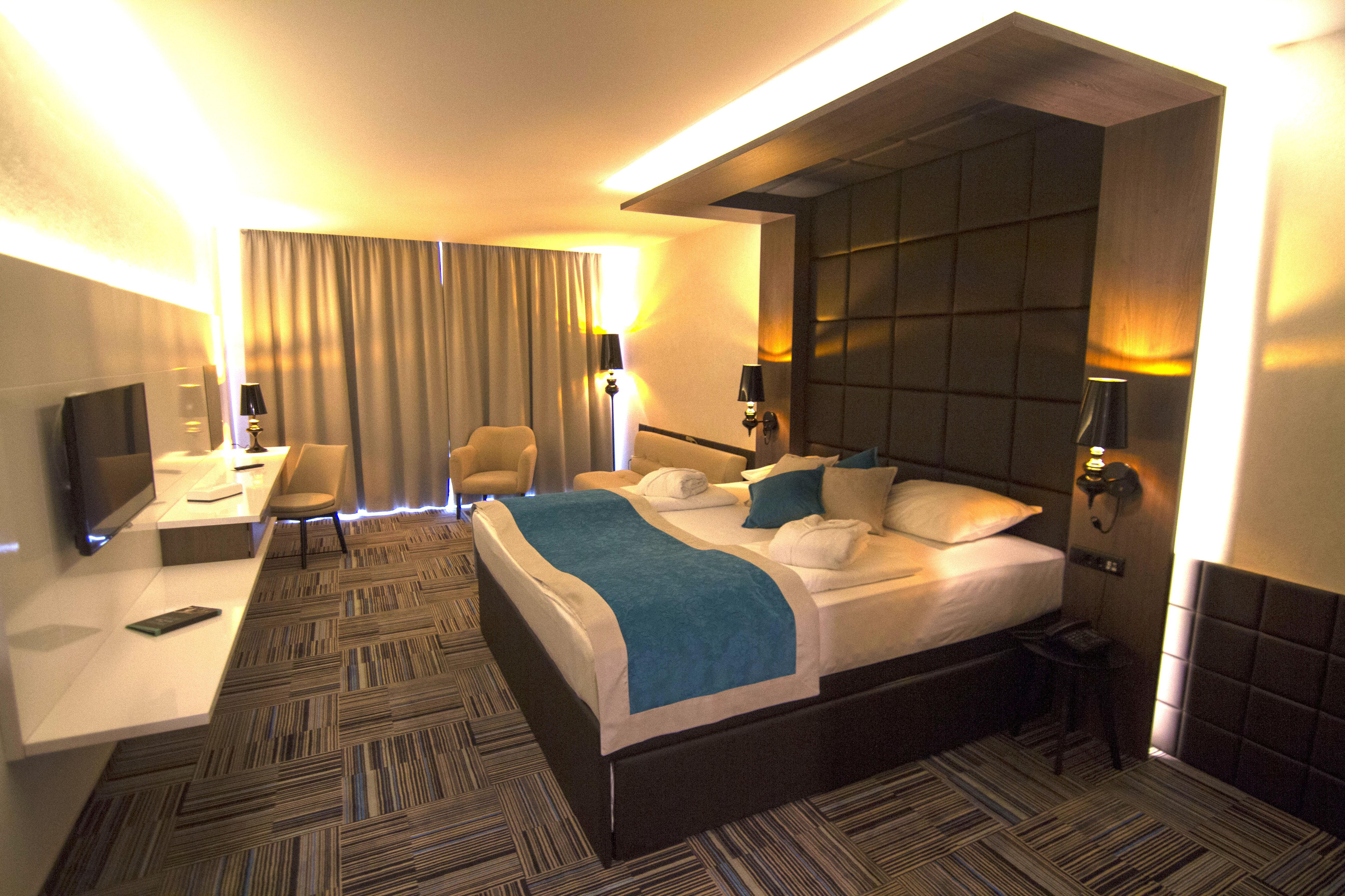 Hotel Hills Sarajevo Congress & Thermal Spa Resort Ilidža Екстериор снимка A room at the hotel