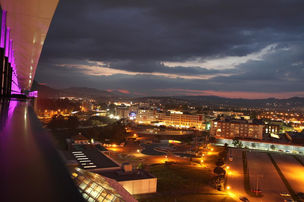 Hotel Hills Sarajevo Congress & Thermal Spa Resort Ilidža Екстериор снимка View of the city from the hotel