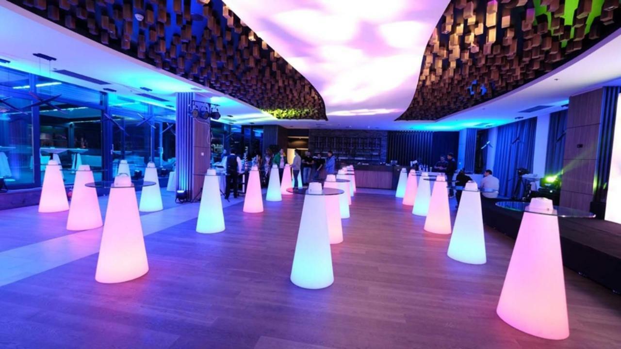 Hotel Hills Sarajevo Congress & Thermal Spa Resort Ilidža Екстериор снимка Skyline Bar